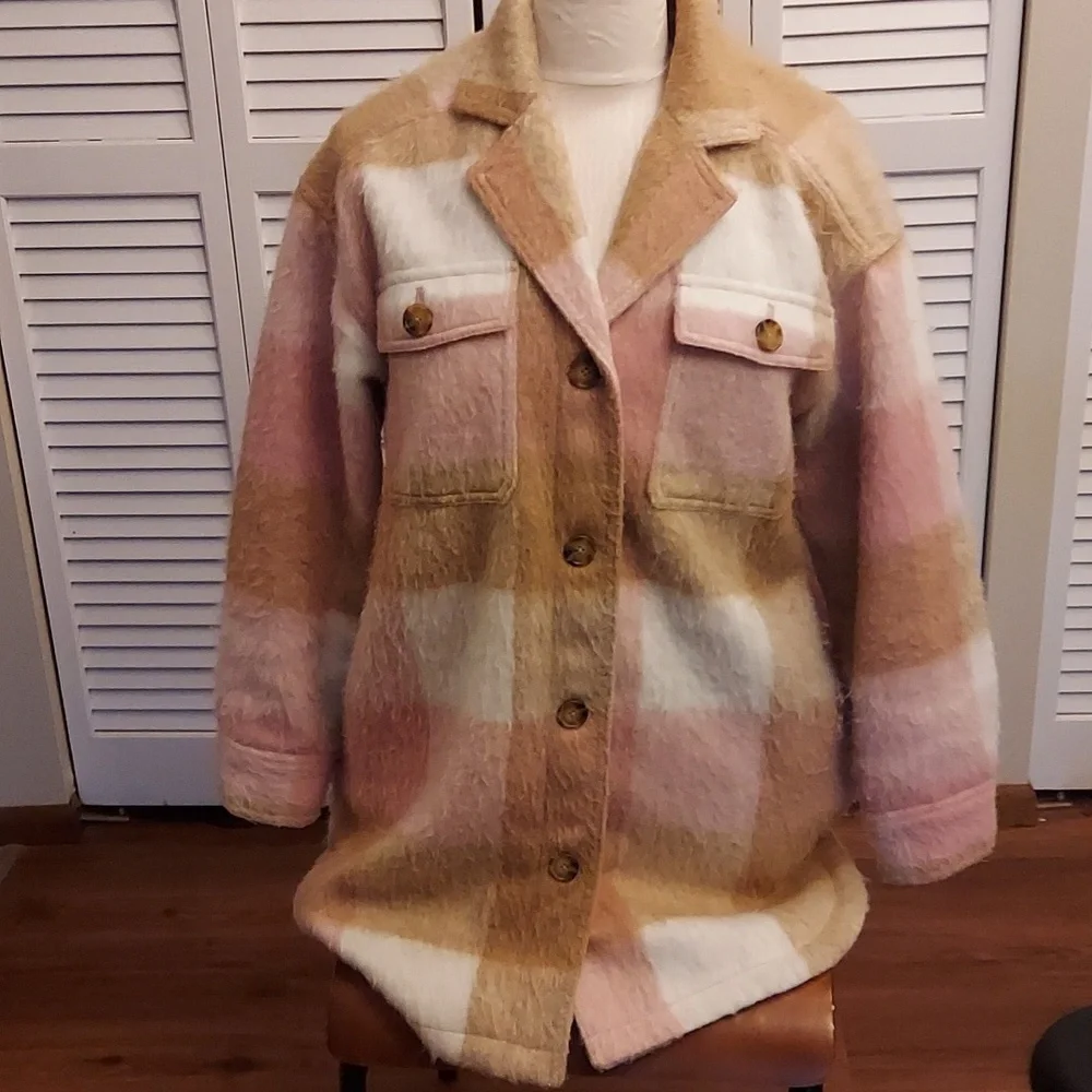 Shacket - Picture 2 of 10